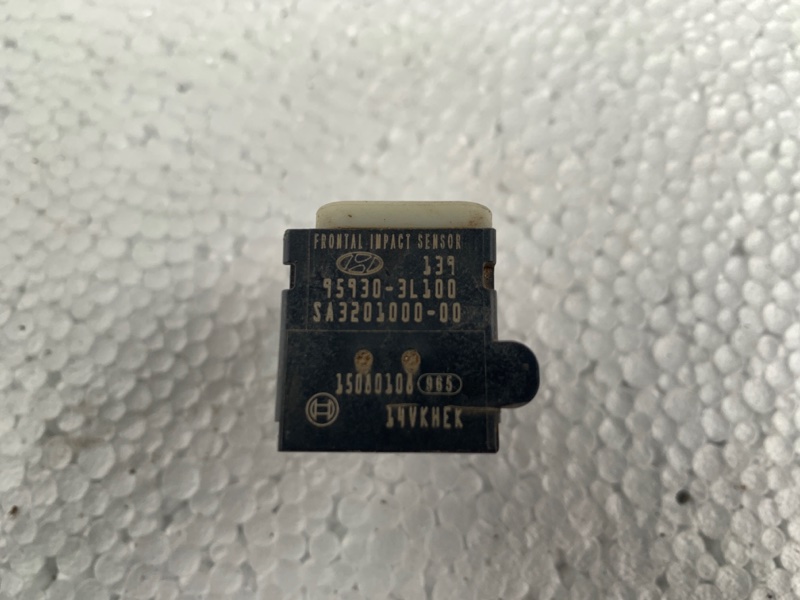 Датчик удара передний SANTA FE (CM) 05-12 2006-2009 CM