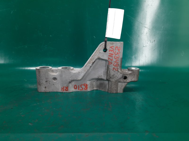 Кронштейн опоры двигателя правый TOYOTA VENZA 09-16 2011 Внедорожник 3.5 2GR-FE 12313-0P060 Б/У