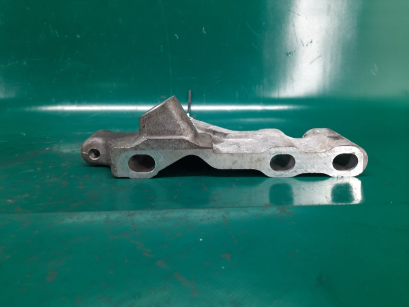 Кронштейн опоры двигателя правый TOYOTA VENZA 09-16 Внедорожник 3.5 2GR-FE