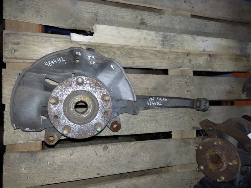 Кулак поворотный передний правый 6 GG 02-07