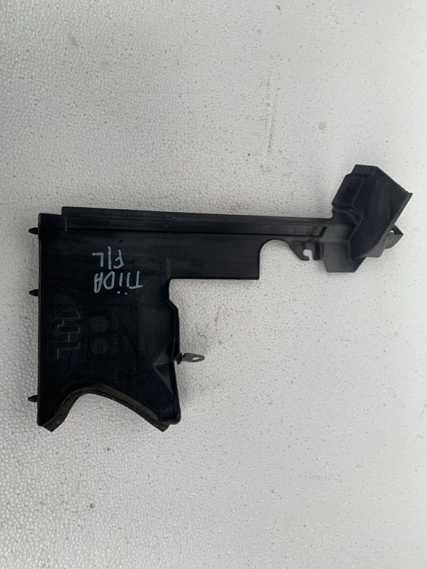 Дефлектор радиатора левый TIIDA/VERSA C11 04-11