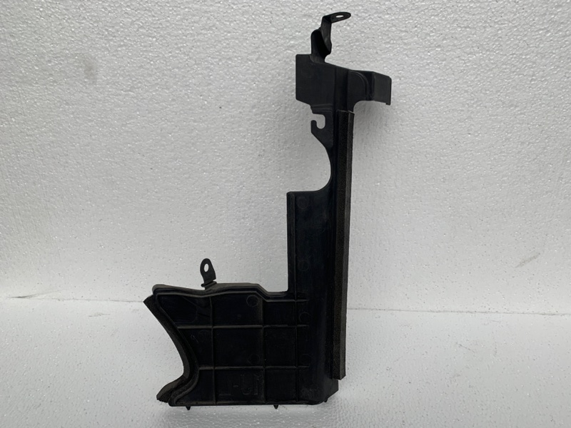 Дефлектор радиатора левый TIIDA/VERSA C11 04-11