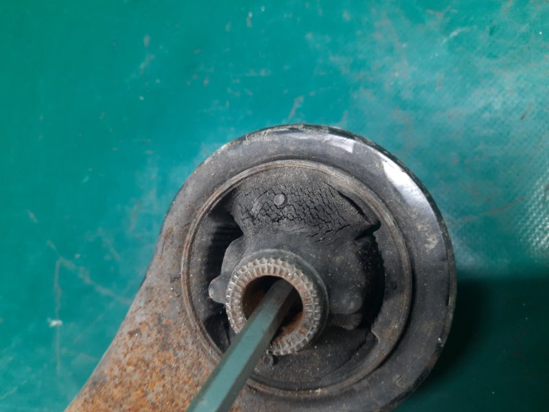 Рычаг передней подвески нижний правый VENZA 09-16 2011 Внедорожник 3.5 2GR-FE Рычаг передней подвески нижний правый VENZA 09-16 2011 Внедорожник 3.5 2GR-FE