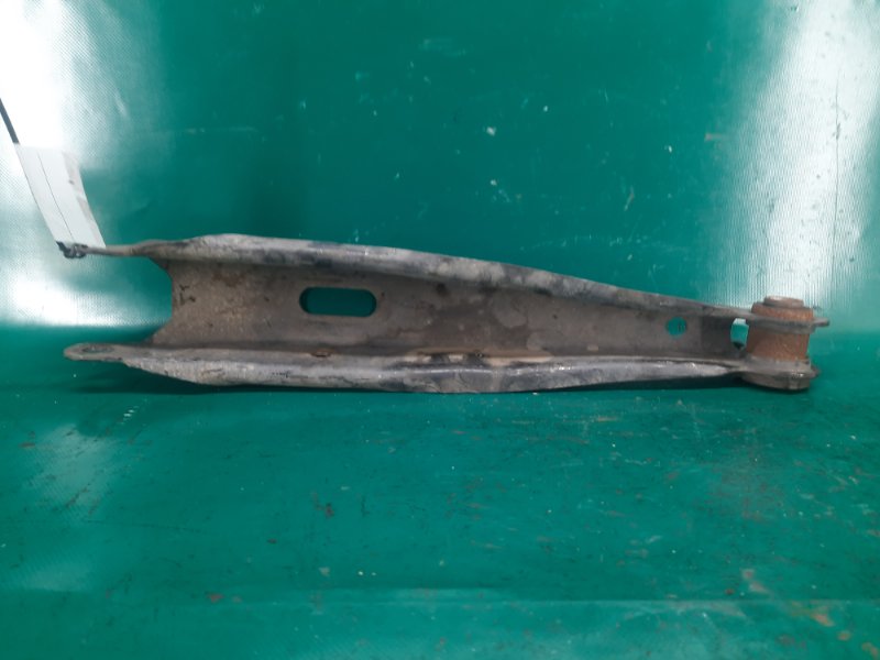 Рычаг задней подвески поперечный нижний правый GS350 GS300 05-11 2008 Седан 3.5 2GR-FSE Рычаг задней подвески поперечный нижний правый GS350 GS300 05-11 2008 Седан 3.5 2GR-FSE