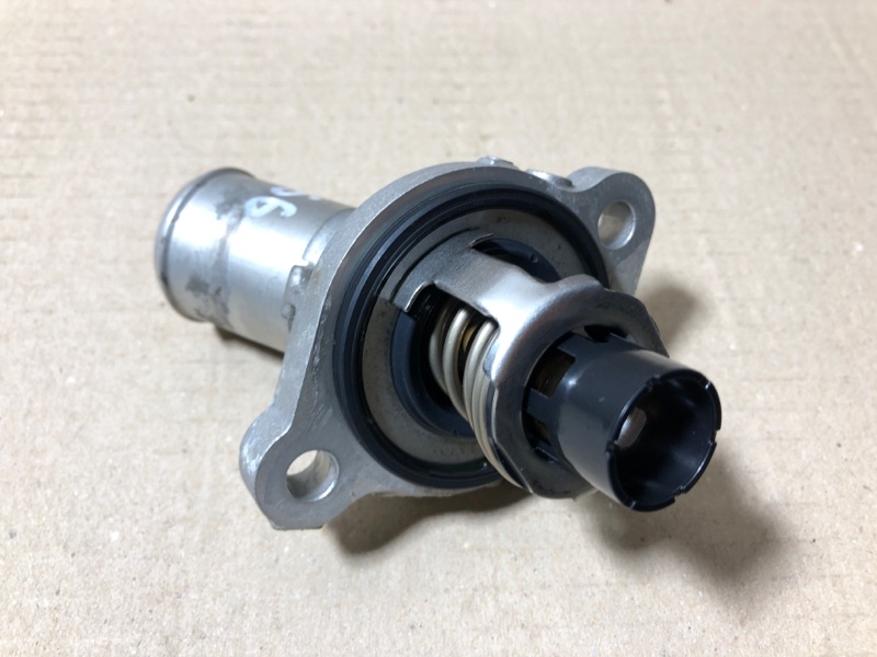 Корпус термостата MAZDA MX-5 15- PE P51B-15-172A Б/У