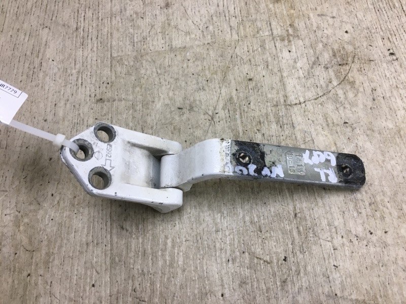 Петля двери верхняя задняя левая NISSAN NV200 USA 13- 2020 M20XUS 2.0 MR20DE 90401JX50B Б/У