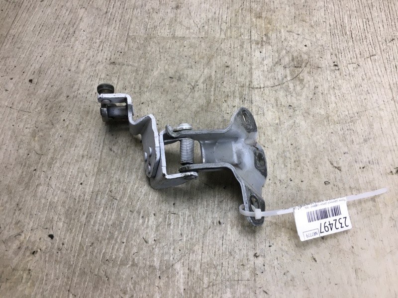 Ролик сдвижной двери средний левый NISSAN NV200 USA 13- 2020 M20XUS 2.0 MR20DE 82411JX00A Б/У