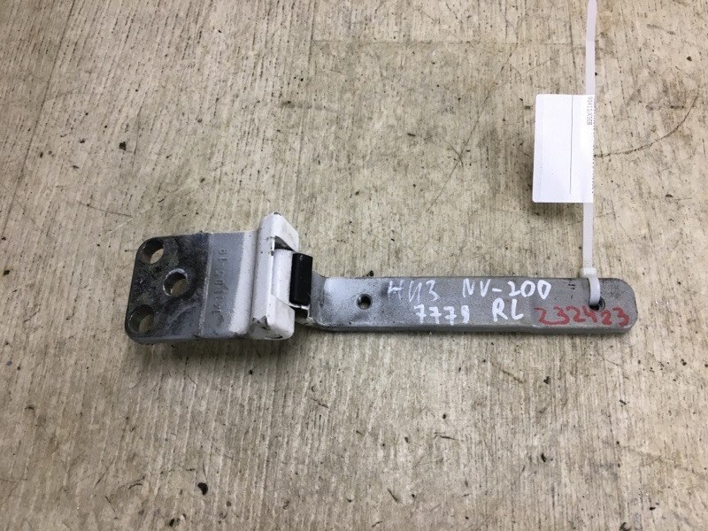 Петля двери нижняя задняя левая NV200 USA 13- 2020 M20XUS 2.0 MR20DE
