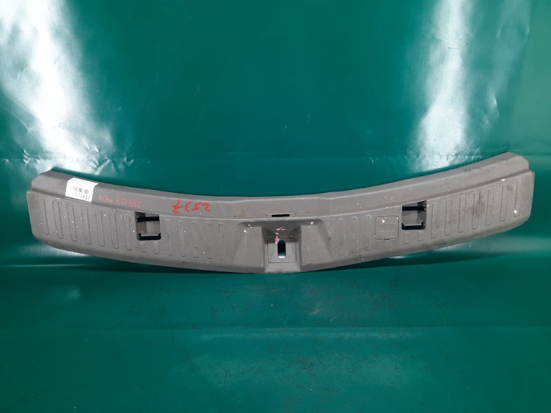 Накладка на порог багажника ACURA MDX (YD2) 06-13 2009 Внедорожник 3.7 J37A1 84640-STX-A02ZB Б/У