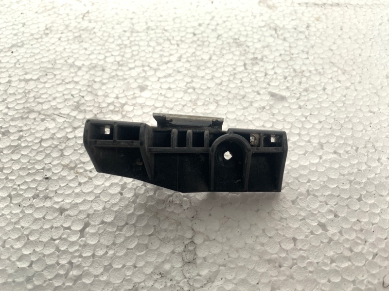Кронштейн переднего бампера правый SUBARU LEGACY 03-09 BL/BP 2003-2006 57765AG02A Б/У