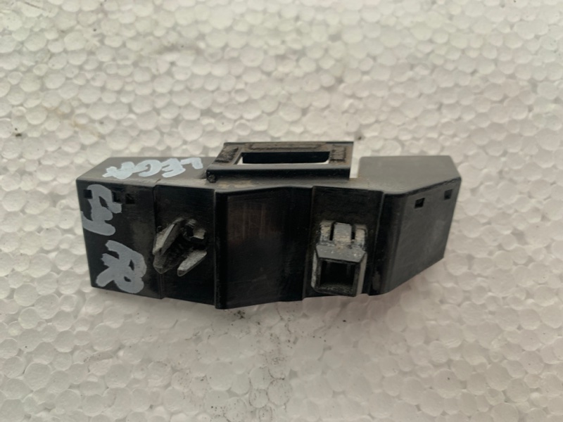 Кронштейн переднего бампера правый LEGACY 03-09 BL/BP 2003-2006