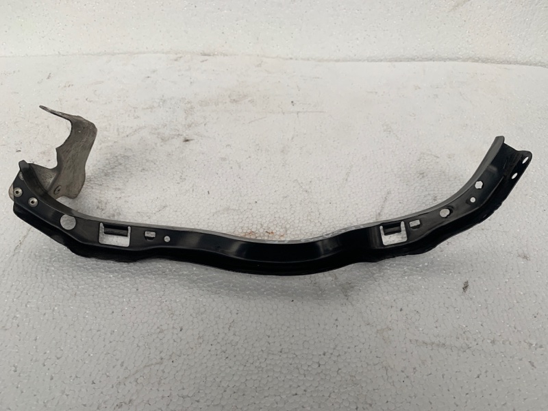 Кронштейн крепления фары правый LEGACY 03-09 BL/BP 2003-2006