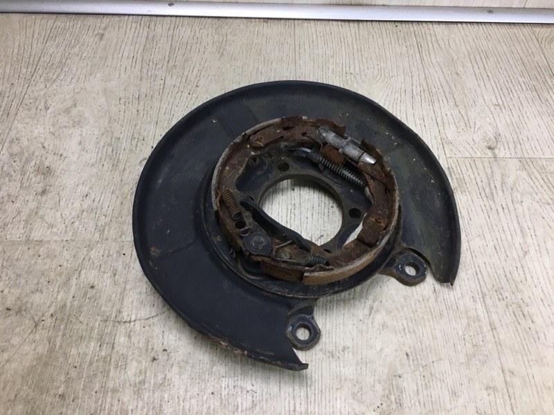 Тормозной механизм задний правый NISSAN JUKE 10-19 2011 F15 1.6 MR16DDT 44000-ET01A Б/У