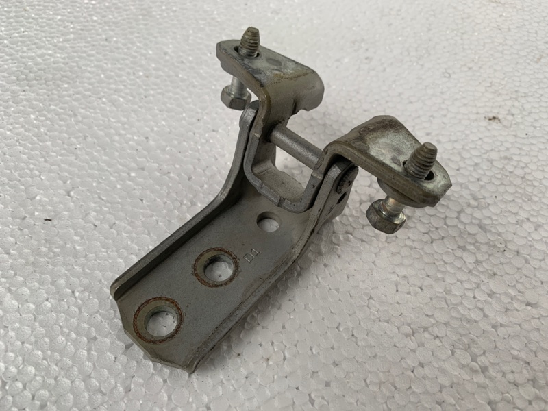 Петля двери верхняя передняя левая MITSUBISHI GALANT 03-12 Седан