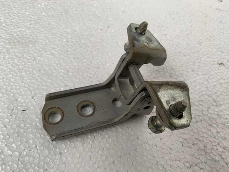 Петля двери верхняя передняя левая GALANT 03-12 Седан