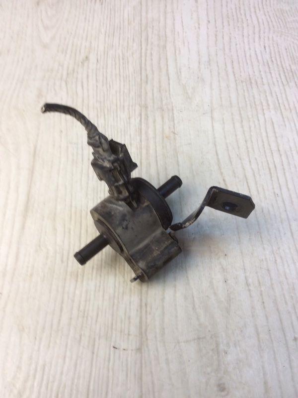 Клапан абсорбера RIO JB 2005-2011 1.4 G4EE Клапан абсорбера RIO JB 2005-2011 1.4 G4EE