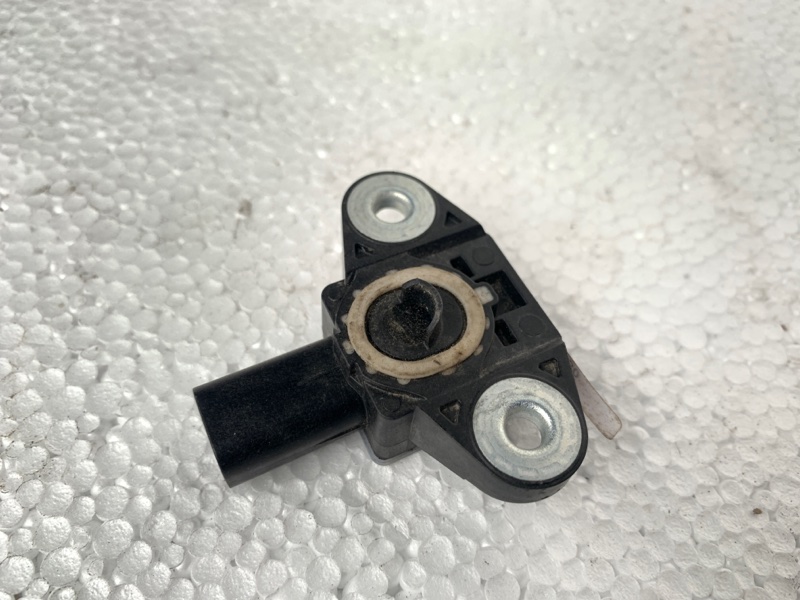 Датчик удара передний правый SONATA YF 10-14 YF