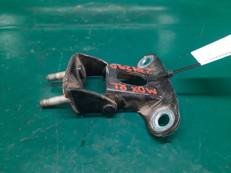 Петля крышки багажника левая MDX (YD2) 06-13 2009 Внедорожник 3.7 J37A1 Петля крышки багажника левая MDX (YD2) 06-13 2009 Внедорожник 3.7 J37A1