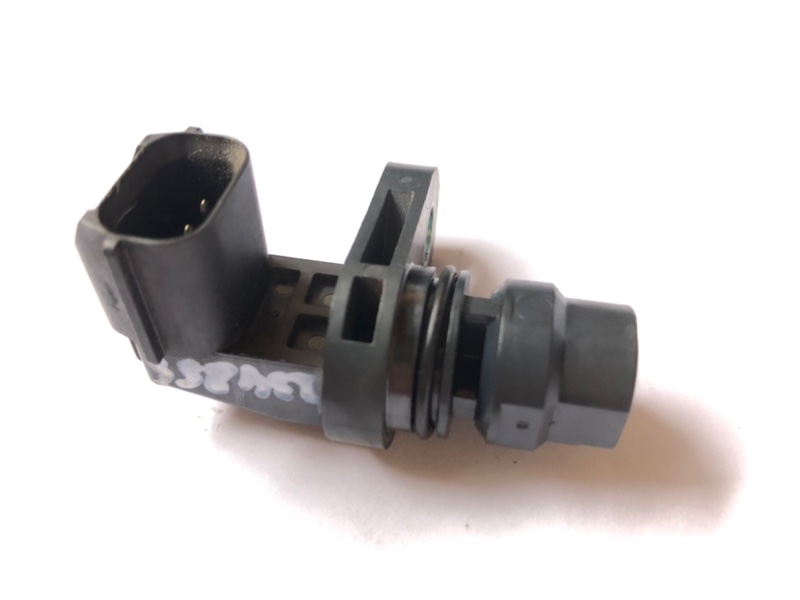 Запчасть датчик положения распредвала MAZDA MX-5 15- PE P51B-18-230 Б/У Датчик положения распредвала MAZDA MX-5 15- PE P51B-18-230 Б/У