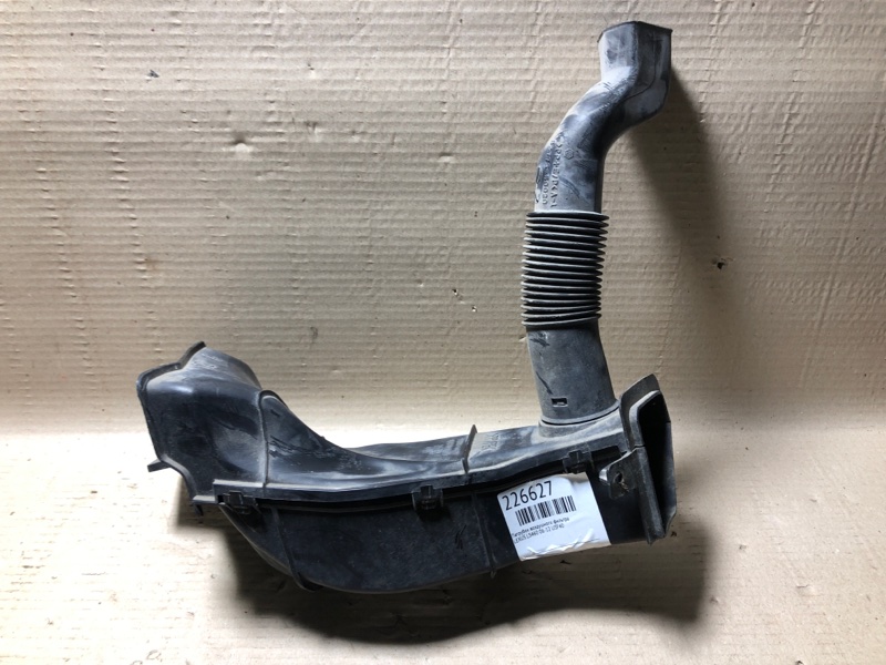 Воздуховод охлаждения тормозов левый LS460 06-12 USF40