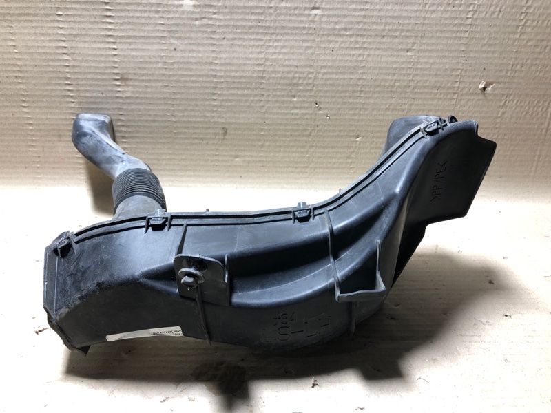 Воздуховод охлаждения тормозов левый LS460 06-12 USF40