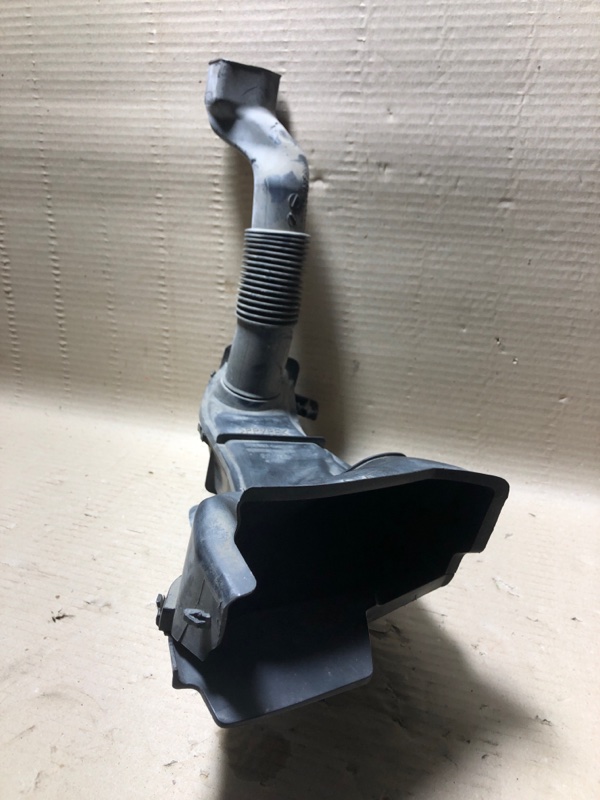 Воздуховод охлаждения тормозов левый LS460 06-12 USF40