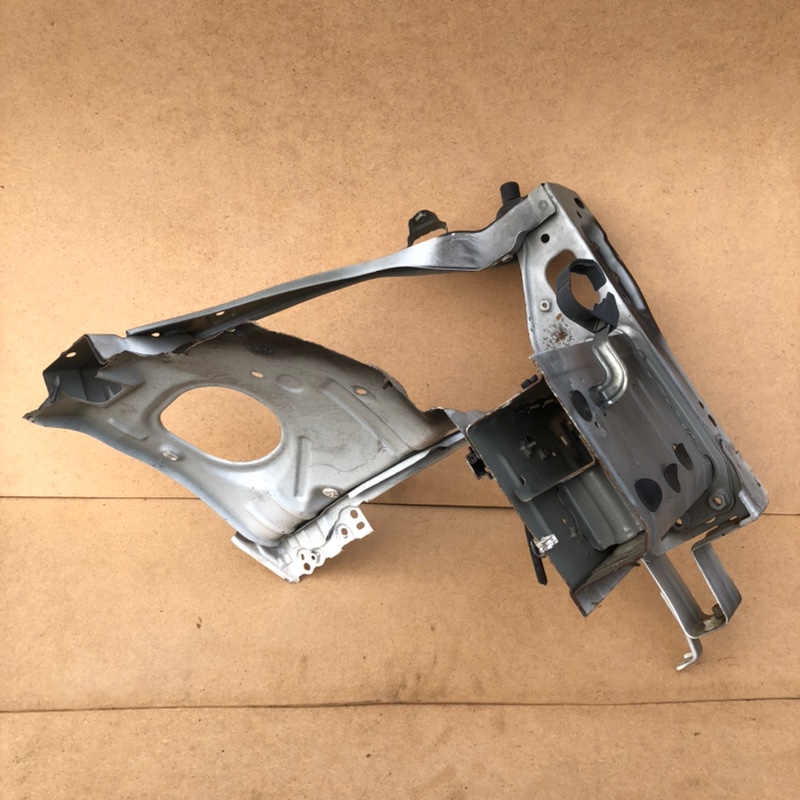 Панель передняя верхняя передний левый LS460 06-12 USF40