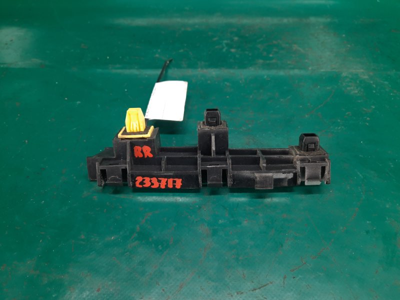 Кронштейн заднего бампера задний правый ACURA MDX (YD2) 06-13 2008 Внедорожник 3.7 J37A1 71592-STX-A00 Б/У