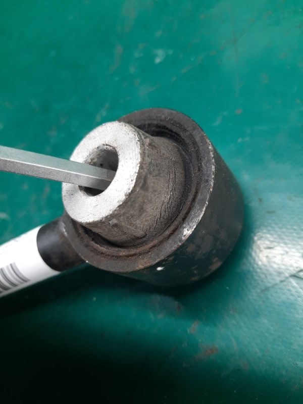 Рычаг задней подвески поперечный нижний левый ACURA MDX (YD2) 06-13 Внедорожник 3.7 J37A1 Рычаг задней подвески поперечный нижний левый ACURA MDX (YD2) 06-13 Внедорожник 3.7 J37A1