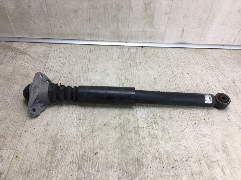 Амортизатор задний VOLKSWAGEN PASSAT B8 14- 2015 A32 1.8 CPRA 561 513 049 C Б/У