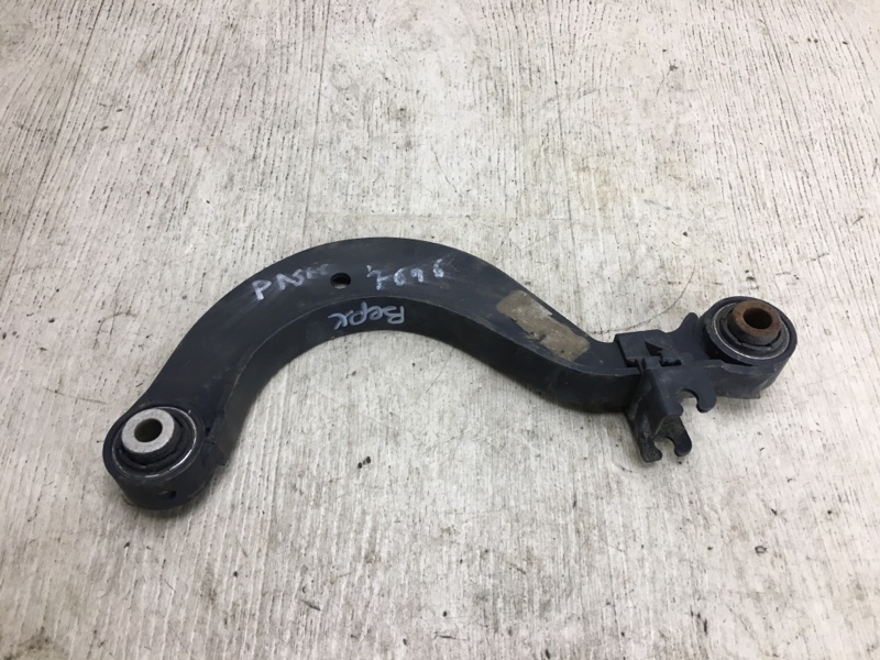 Рычаг задней подвески поперечный верхний VOLKSWAGEN PASSAT B8 14- A32 1.8 CPRA