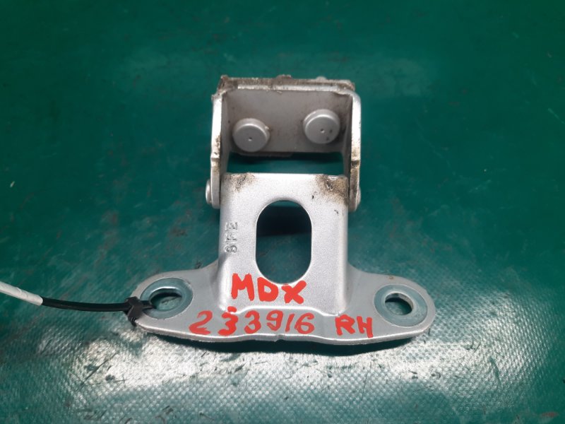 Петля крышки багажника правая ACURA MDX (YD2) 06-13 Внедорожник 3.7 J37A1 Петля крышки багажника правая ACURA MDX (YD2) 06-13 Внедорожник 3.7 J37A1