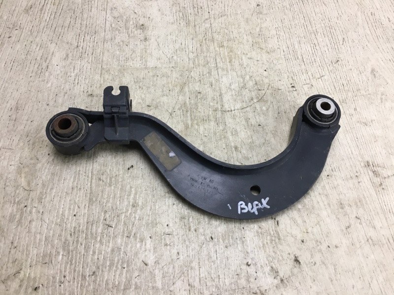 Рычаг задней подвески поперечный верхний VOLKSWAGEN PASSAT B8 14- 2015 A32 1.8 CPRA 5Q0 505 323 C Б/У