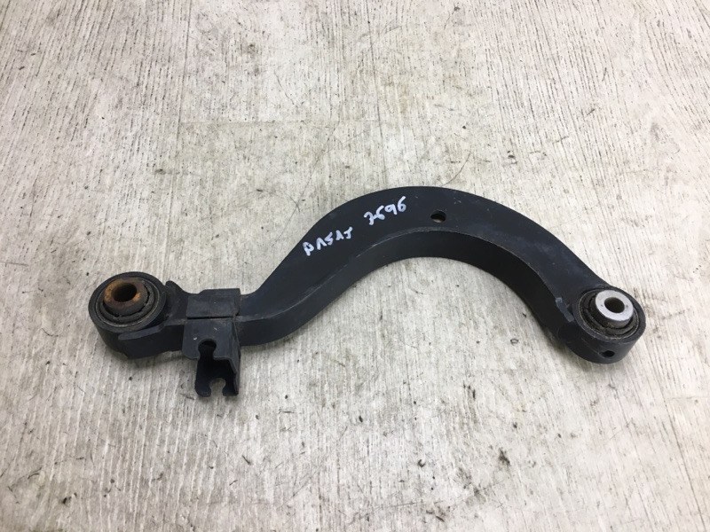 Рычаг задней подвески поперечный верхний PASSAT B8 14- 2015 A32 1.8 CPRA