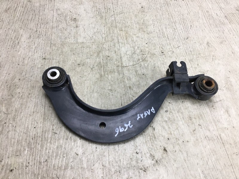 Рычаг задней подвески поперечный верхний VOLKSWAGEN PASSAT B8 14- A32 1.8 CPRA