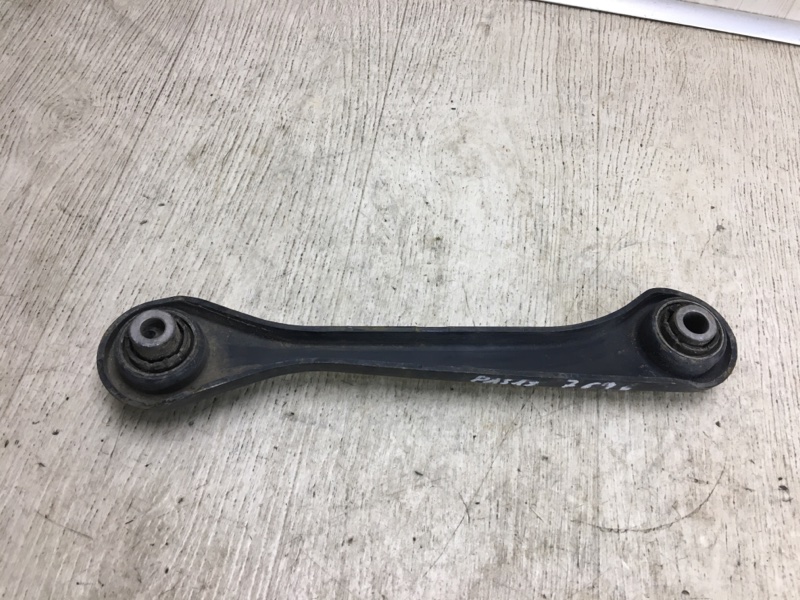 Рычаг задней подвески поперечный нижний правый PASSAT B8 14- 2015 A32 1.8 CPRA