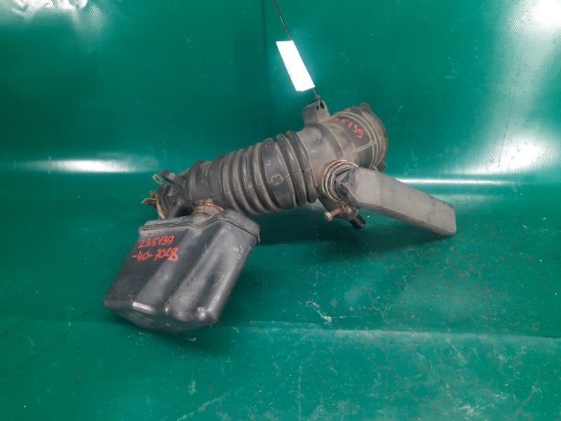 Патрубок воздушного фильтра TOYOTA CAMRY 40 06-11 Седан 2.4 2AZFE Патрубок воздушного фильтра TOYOTA CAMRY 40 06-11 Седан 2.4 2AZFE