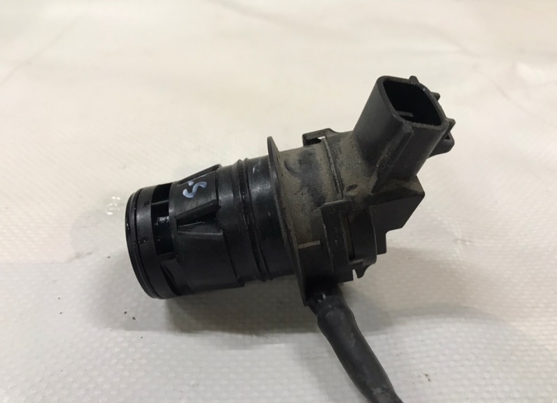 Запчасть насос омывателя стекла LEXUS LS460 06-12 USF40 85330-21010 Б/У Насос омывателя стекла LEXUS LS460 06-12 USF40 85330-21010 Б/У