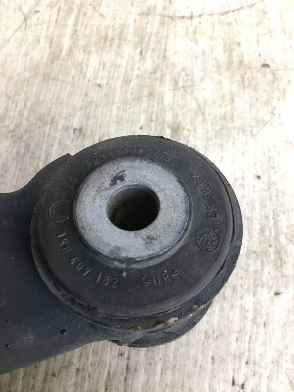 Рычаг передней подвески нижний правый JETTA USA 10-17 2011 162 2.5 CBUA