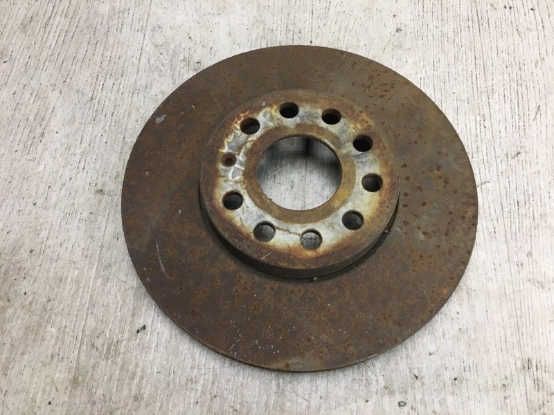 Тормозной диск передний VOLKSWAGEN JETTA USA 10-17 2011 162 2.5 CBUA 5C0 615 301 D Б/У