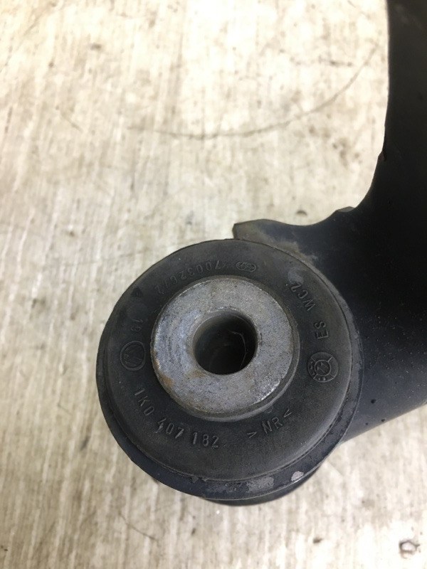 Рычаг передней подвески нижний левый JETTA USA 10-17 2011 162 2.5 CBUA