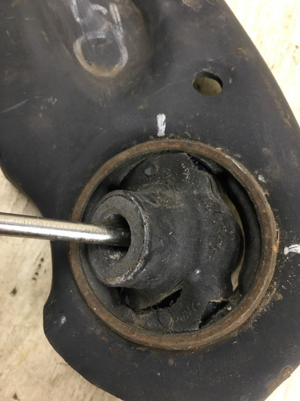 Рычаг передней подвески нижний левый JETTA USA 10-17 2011 162 2.5 CBUA