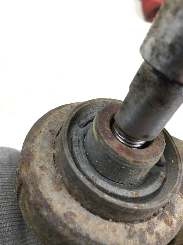 Цапфа задняя правая SORENTO XM 09-14 2010 XM 3.5 G6DC