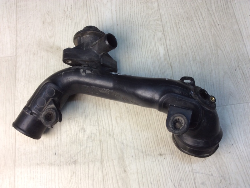 Запчасть патрубок интеркулера NISSAN JUKE 10-19 2011 F15 1.6 MR16DDT 14460-1KC0C Б/У Патрубок интеркулера NISSAN JUKE 10-19 2011 F15 1.6 MR16DDT 14460-1KC0C Б/У