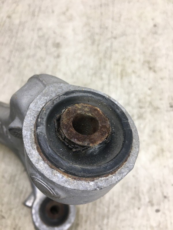 Рычаг задней подвески поперечный верхний правый SORENTO XM 09-14 2010 XM 3.5 G6DC