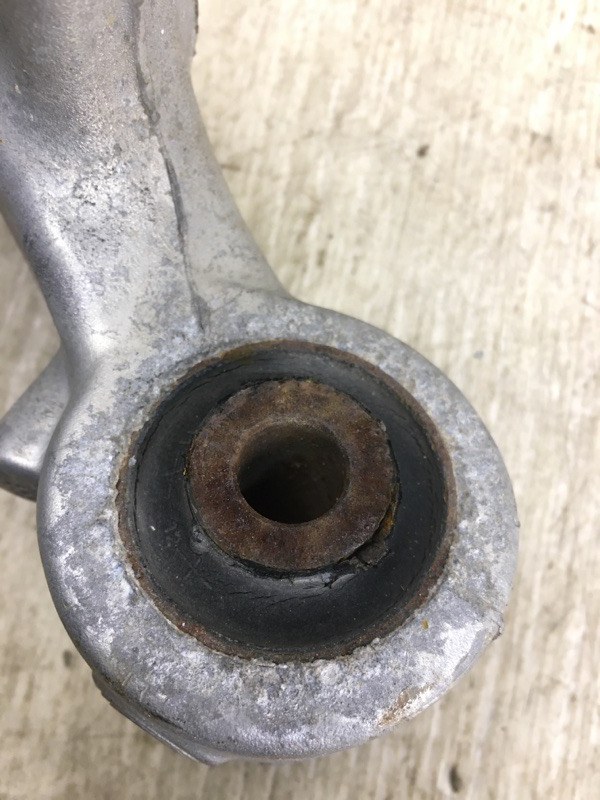 Рычаг задней подвески поперечный верхний правый SORENTO XM 09-14 2010 XM 3.5 G6DC