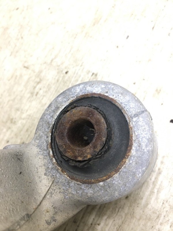 Рычаг задней подвески поперечный верхний правый SORENTO XM 09-14 2010 XM 3.5 G6DC