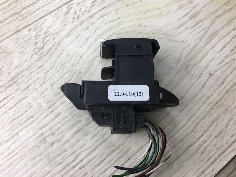 Кнопка стояночного тормоза CAYENNE 10-18 2010 958 4.8 M48.02