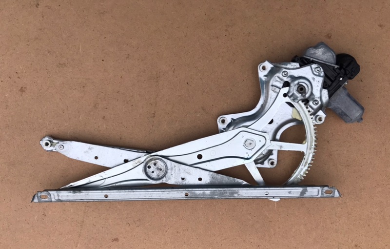 Стеклоподъемник задний левый TOYOTA SIENNA 11-16 Внедорожник 3.5 Стеклоподъемник задний левый TOYOTA SIENNA 11-16 Внедорожник 3.5