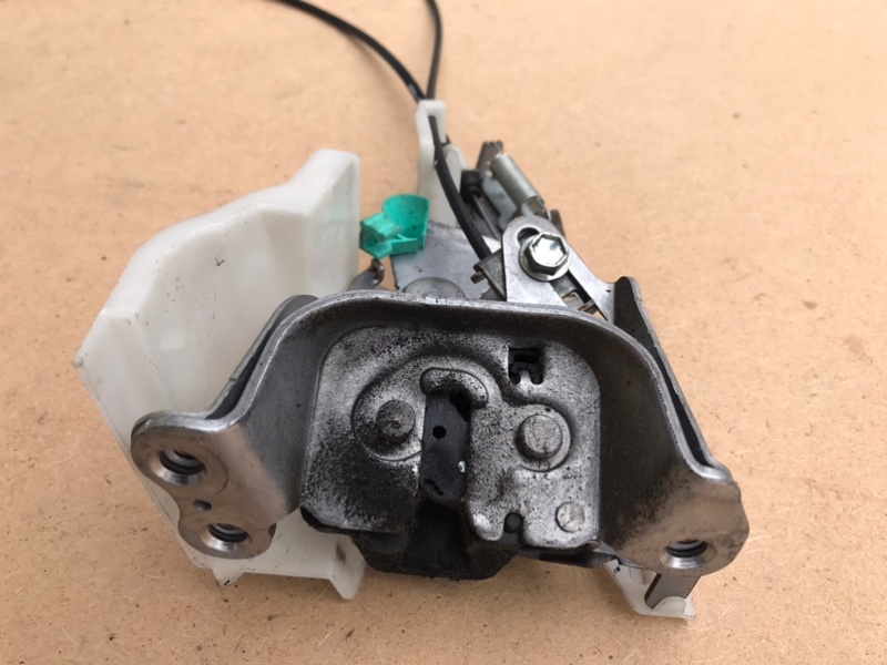 Замок двери боковой задний левый SIENNA 11-16 2014 Внедорожник 3.5